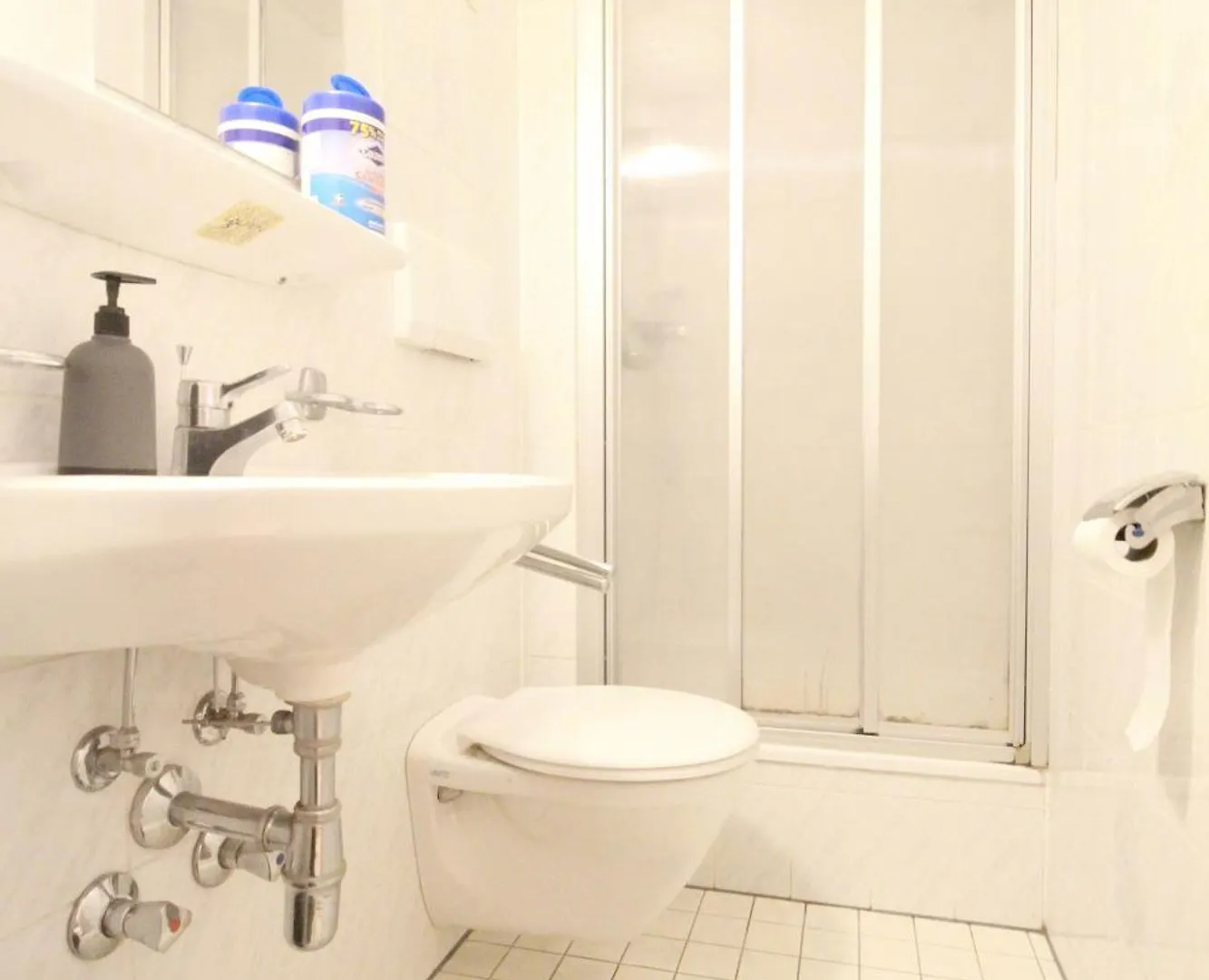 Triple Room In Hutteldorfer Strasse Area Vienna 0*,