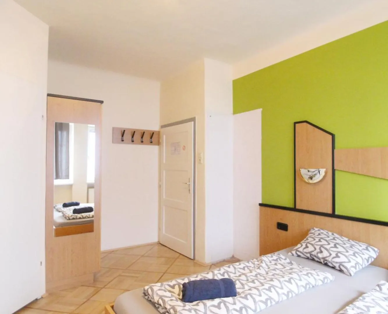 Triple Room In Hutteldorfer Strasse Area Vienna 0*,