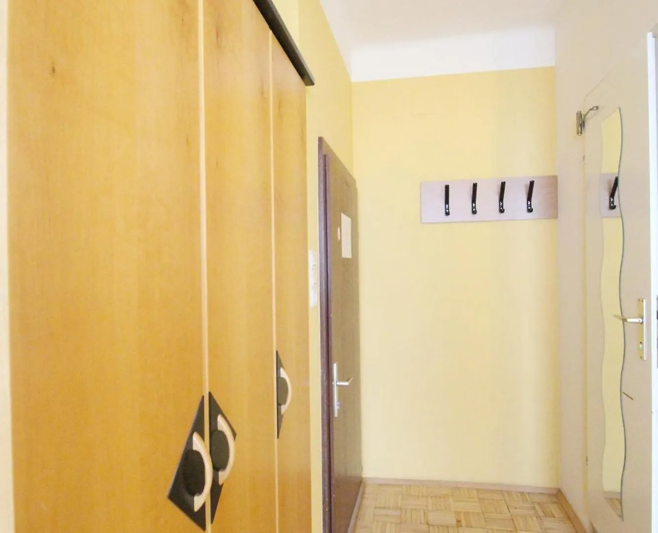 Triple Room In Hutteldorfer Strasse Area Vienna