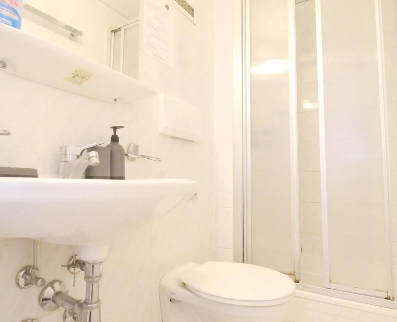 Triple Room In Hutteldorfer Strasse Area Vienna