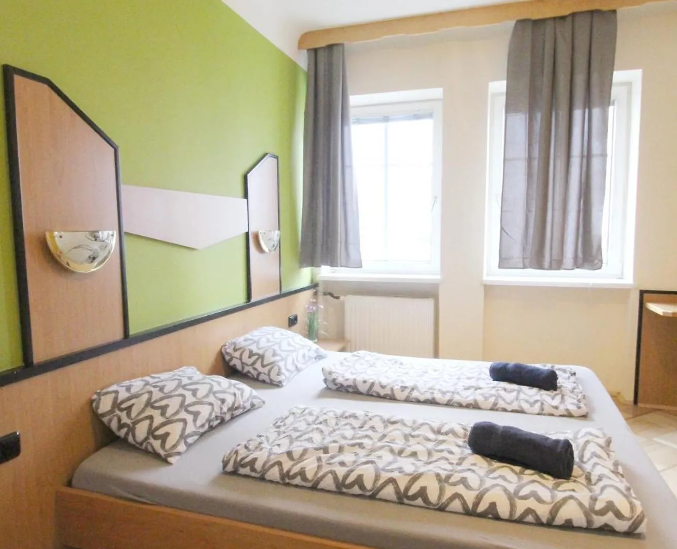 Triple Room In Hutteldorfer Strasse Area Vienna 0*,  Austria