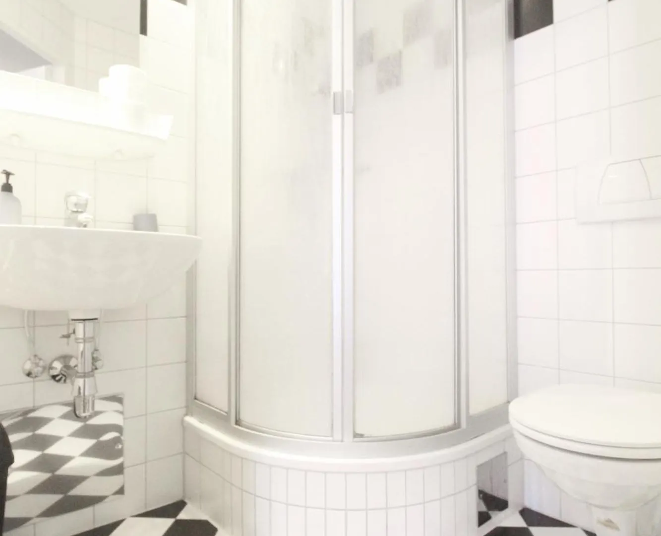 Aparthotel Triple Room In Hutteldorfer Strasse Area Vienna