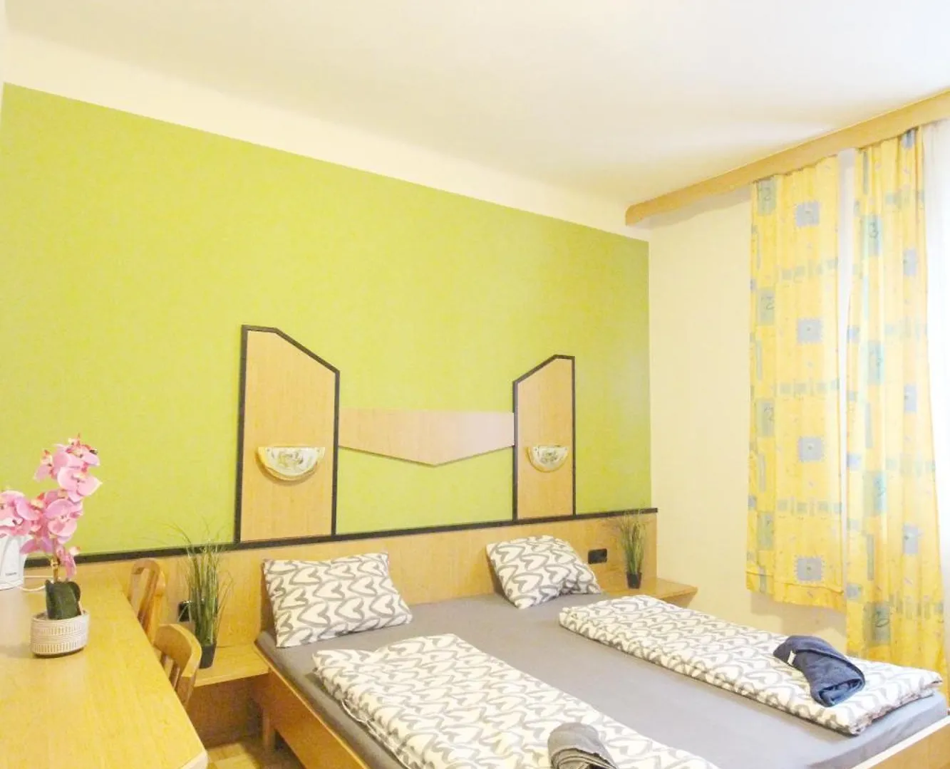 Triple Room In Hutteldorfer Strasse Area Vienna