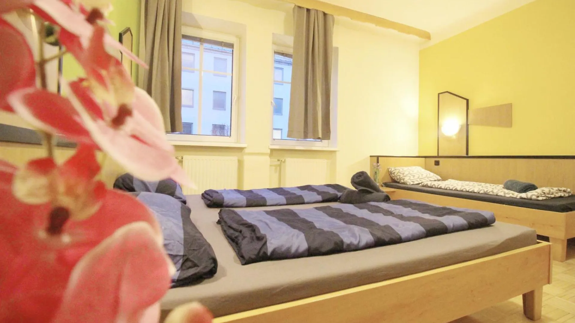 Triple Room In Hutteldorfer Strasse Area Vienna